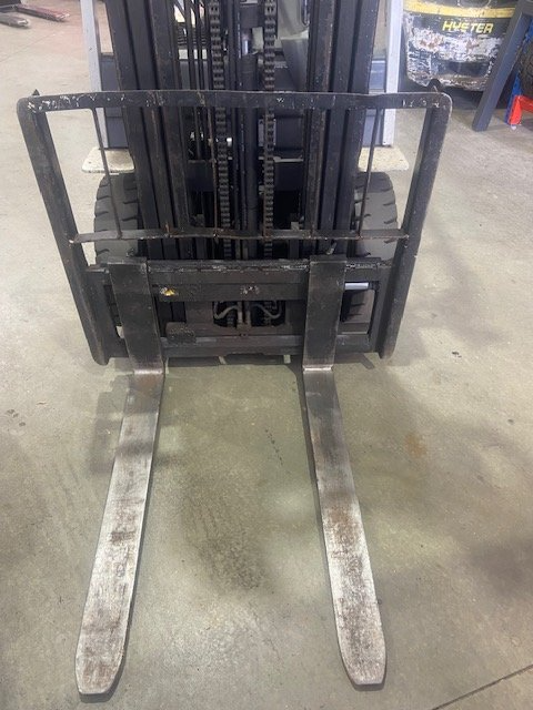 used TCM LPG forklift with full-free lift container mast