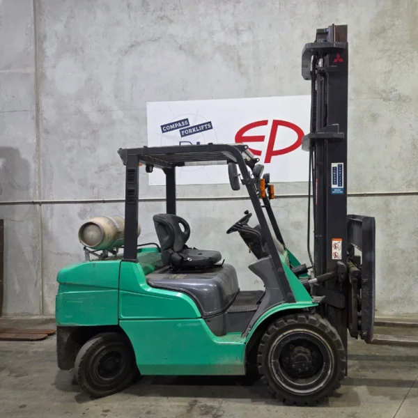 used Mitsubishi FG35ANT forklift with sideshift and fork positioner