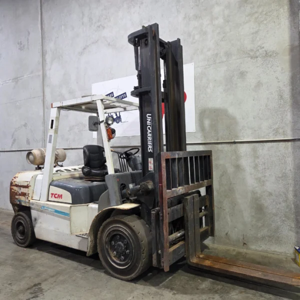 used 2015 TCM FG50T9 flt front view